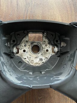 Nově obšitý volant Škoda - 3