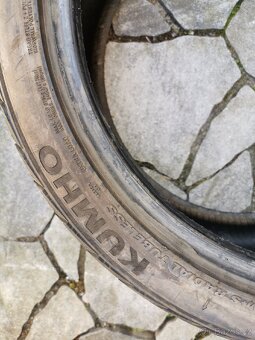 Zimní pneu 255/35 R18 Kumho - 3