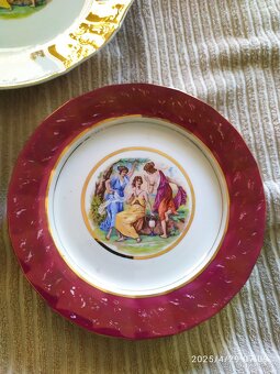 Nabízím tři porcelánové talíře s moto Tři Grácie - 3