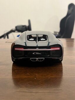 1/18 Autoart Bugatti Chiron French Racing Blue - 3