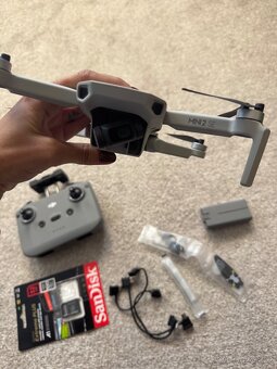 Dron DJI Mini 2 SE - 3