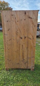 Elegantní starožitná vitrína - 3