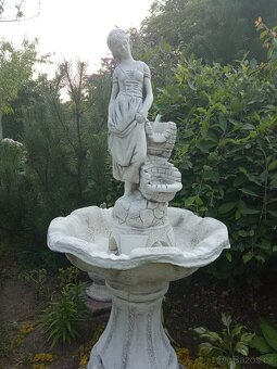 Zahradní dekorace- Fontána Dívka se džbery - 3