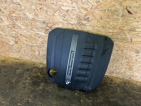 HORNÍ KRYT MOTORU BMW F11/F10 3.0D 220KW BI-TURBO - 3