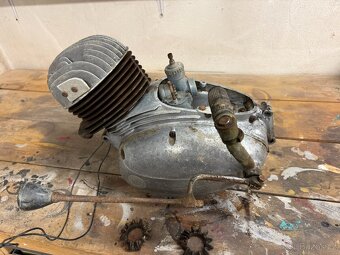 ČZ 150 motor - 3