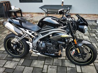Triumph Speed Triple 1050 RS - 3