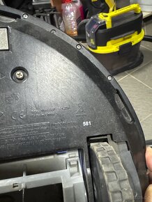 Robotický vysavač iRobot + nahr. dily - 3