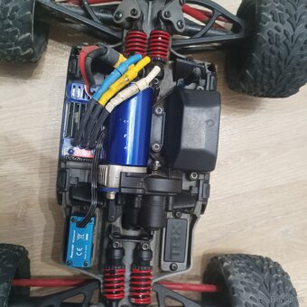 Traxxas E- Revo 1:16 - 3