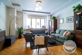Pronájem klimatizovaného bytu 4+kk, 124 m² + 2xB, 3 neprůcho - 3