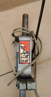 stojan s vrtačkou - 3