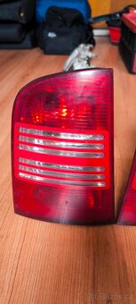 Prodám zadní světla škoda octavia 1 combi - 3