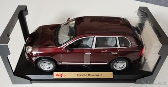 Porsche Cayenne S 1/18 - 3