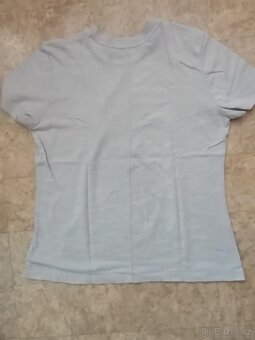 Dámské sportovní tričko vel. M /L - 3
