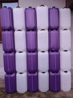 Plastové kanystry 25l - 3