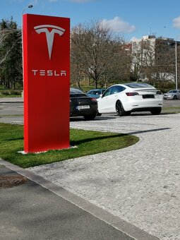 Tesla 3 Performance - 3