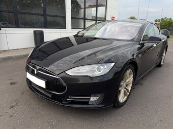 Tesla model S 85 free supercharger po repasu baterii - 3