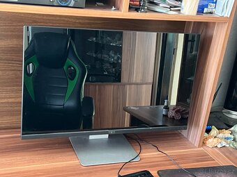 Počítač s monitorem - 3