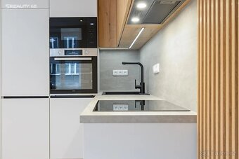 Pronájem bytu 2+kk 40 m² Korunní, Ostrava - Mariánské Hory - 3