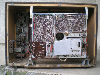 KOUPÍM starý televizor Orava 222 - 3