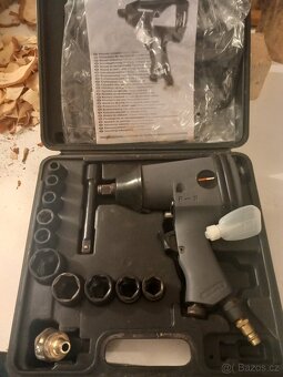 Pneumatický rázový utahovák - 3