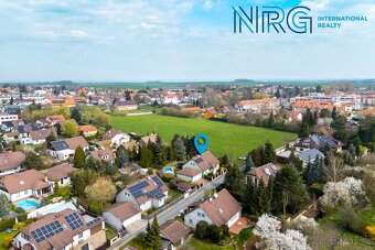 Prodej rodinného domu 6+1 s bazénem, dvougaráží, 874 m2, Pře - 3