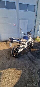 Suzuki GSR 600 - 3