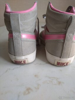 Dívčí kožené kotníkové Nike boty 37.5 - 3