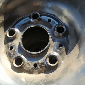 16" plechová kola – 5x112 – VOLKSWAGEN (ŠKODA, AUDI, SEAT) - 3