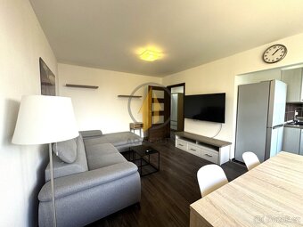 Pronájem krásného zrekonstruovaného bytu 3+1 v Jičíně – klid - 3