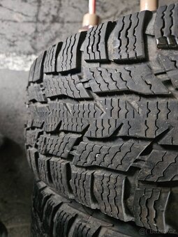 215/75R16C 116/114R  NOKIAN - 3