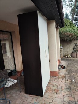 Šatní skříň - dvířka bílý lesk - 3