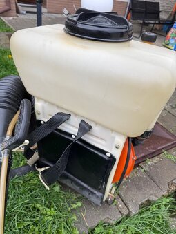 Motorový postřikovač Oleo-Mac AM 180 - 3