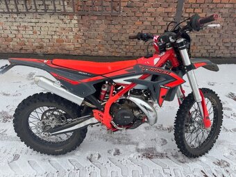 BETA XTRAINER 300 2T MY25 - 3