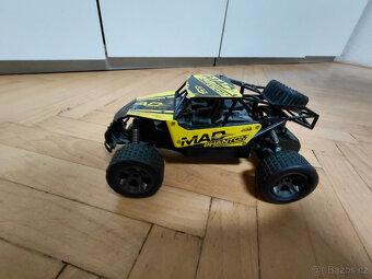 Dvě auta na dálkové ovládání - 3