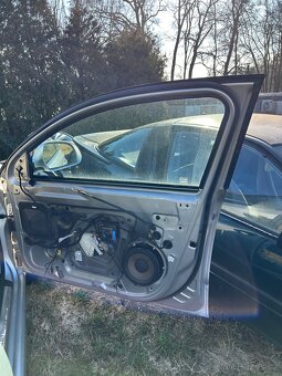 Pravé přední dveře Škoda Superb 2 - 3