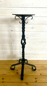 Starý mohutný kovaný stojan na svíčku - 3