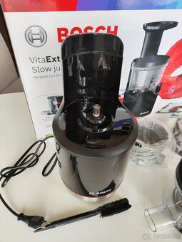 Bosch MESM731M – šnekový odšťavňovač, TOP STAV, kompletní - 3