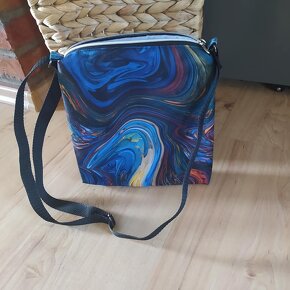 Crossbody se slunečnicemi a kovbojským kloboukem - 3