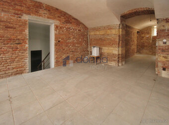 Obchodní prostor, 105m2, -1. podlaží, samostatný vchod, ul. - 3