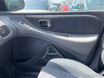 Nissan Almera Tino 2,2 TDi - náhradní díly - 3