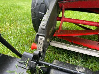 Prodám vřetenovou sekačku Gardena s košem - 3