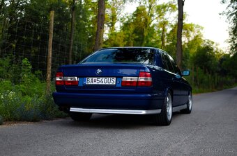 BMW E34 540i V8 Manual - 3