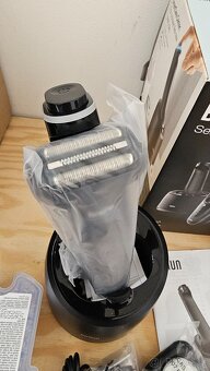 Nový holicí strojek Braun Series 6 60-N7650cc Wet&Dry - 3