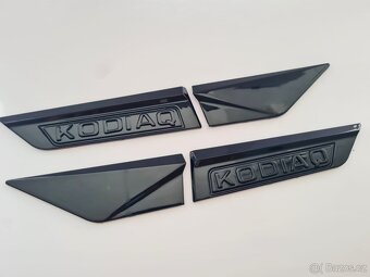 Čierne nápisy na blatník pre ŠKODA modely - 3