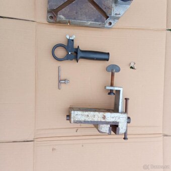 Stojan na vrtačku + svěrák+ příklepová vrtačka Zn.Bosh - 3