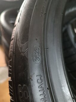 235/45r19 nové zimní godride - 3