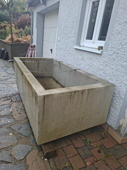 Betonová venkovní vana - nádrž na vodu - 3