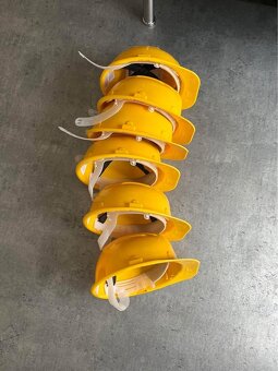 6x zednická přilba - 3