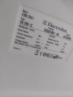 Prodám lednici s mrazákem Elektrolux - 3