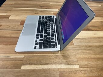Apple MacBook Air 11 (Early-2015) - 3